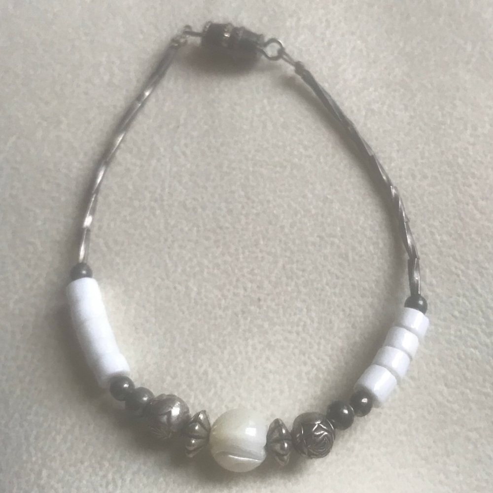 New Mexico Indian Native beaded pearl bracelet